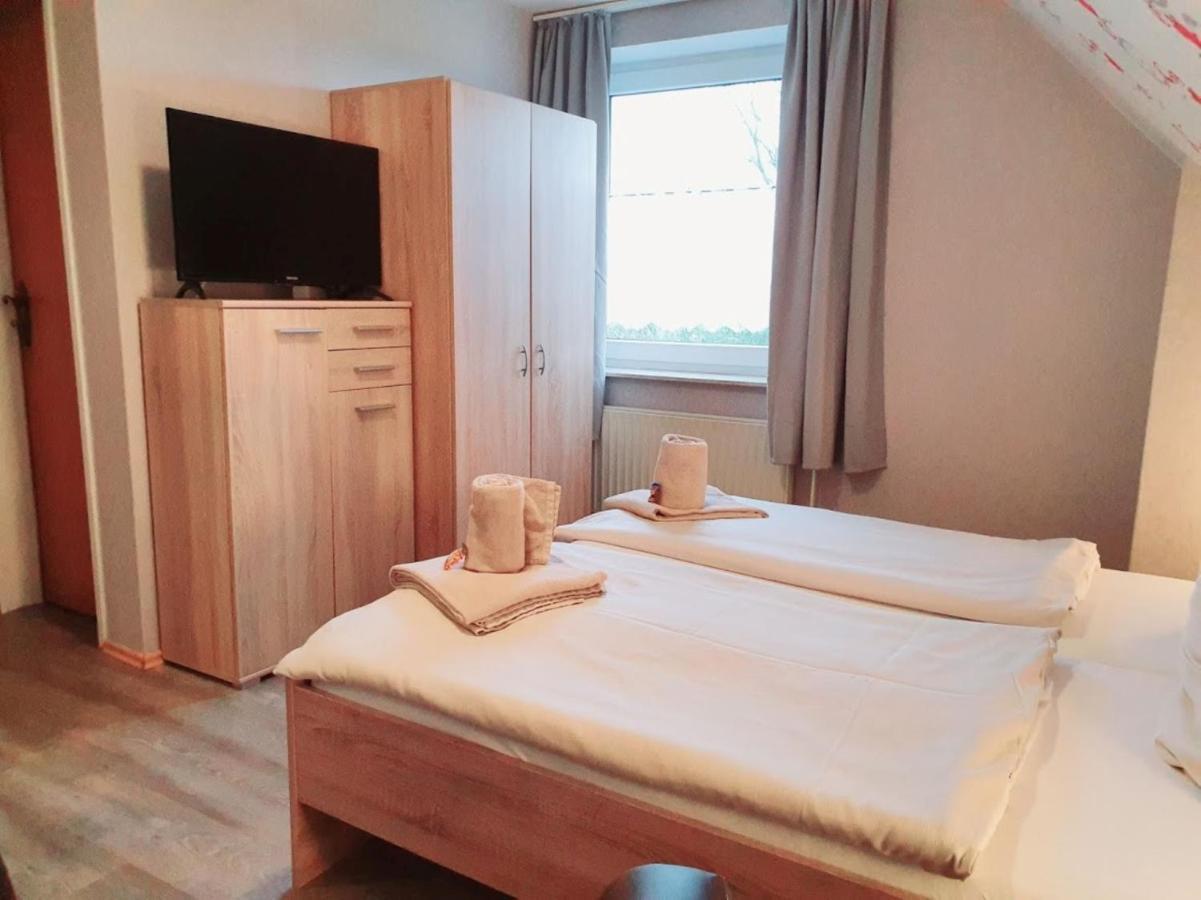Hotel Up Diek Carolinensiel Buitenkant foto