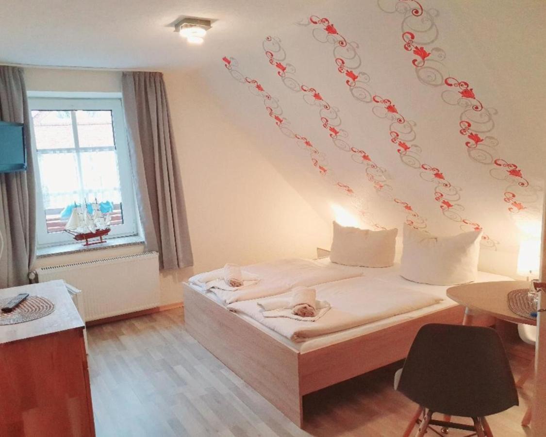 Hotel Up Diek Carolinensiel Buitenkant foto